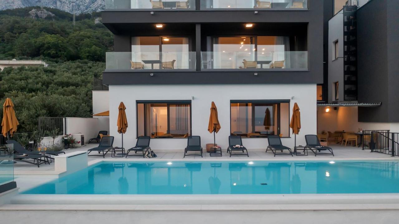 Villa Dinora Макарска Екстериор снимка