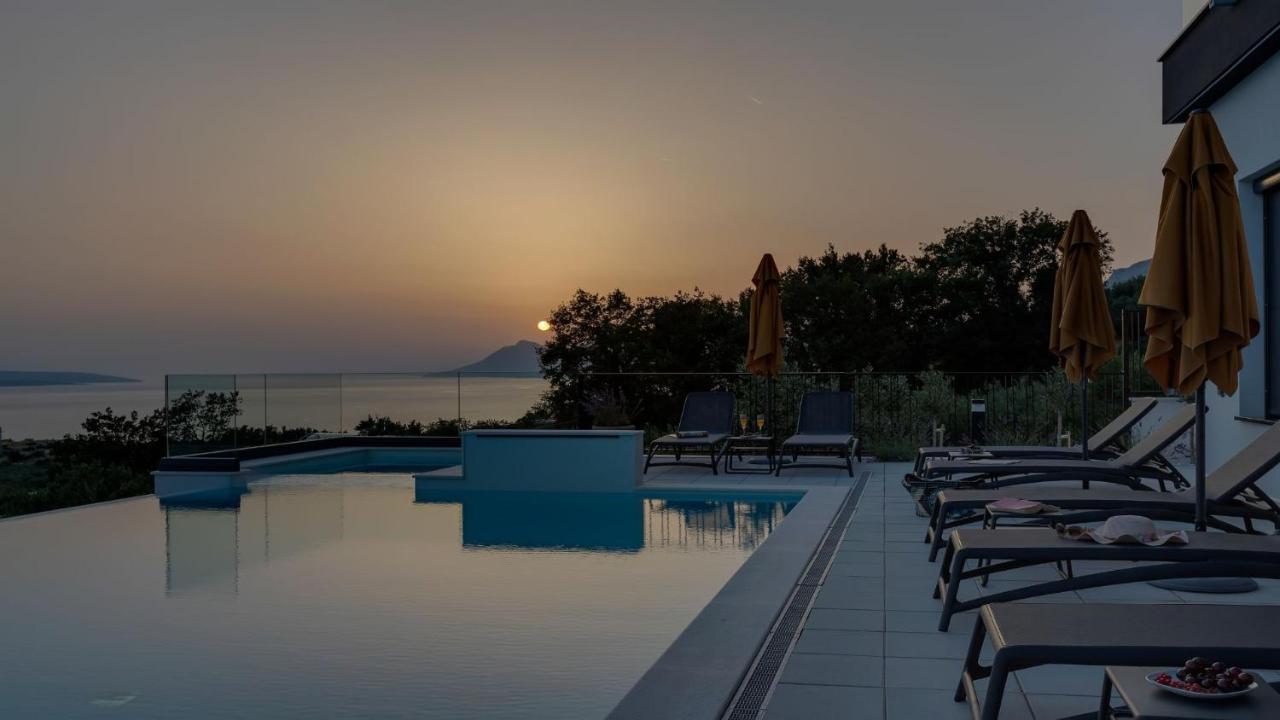 Villa Dinora Макарска Екстериор снимка