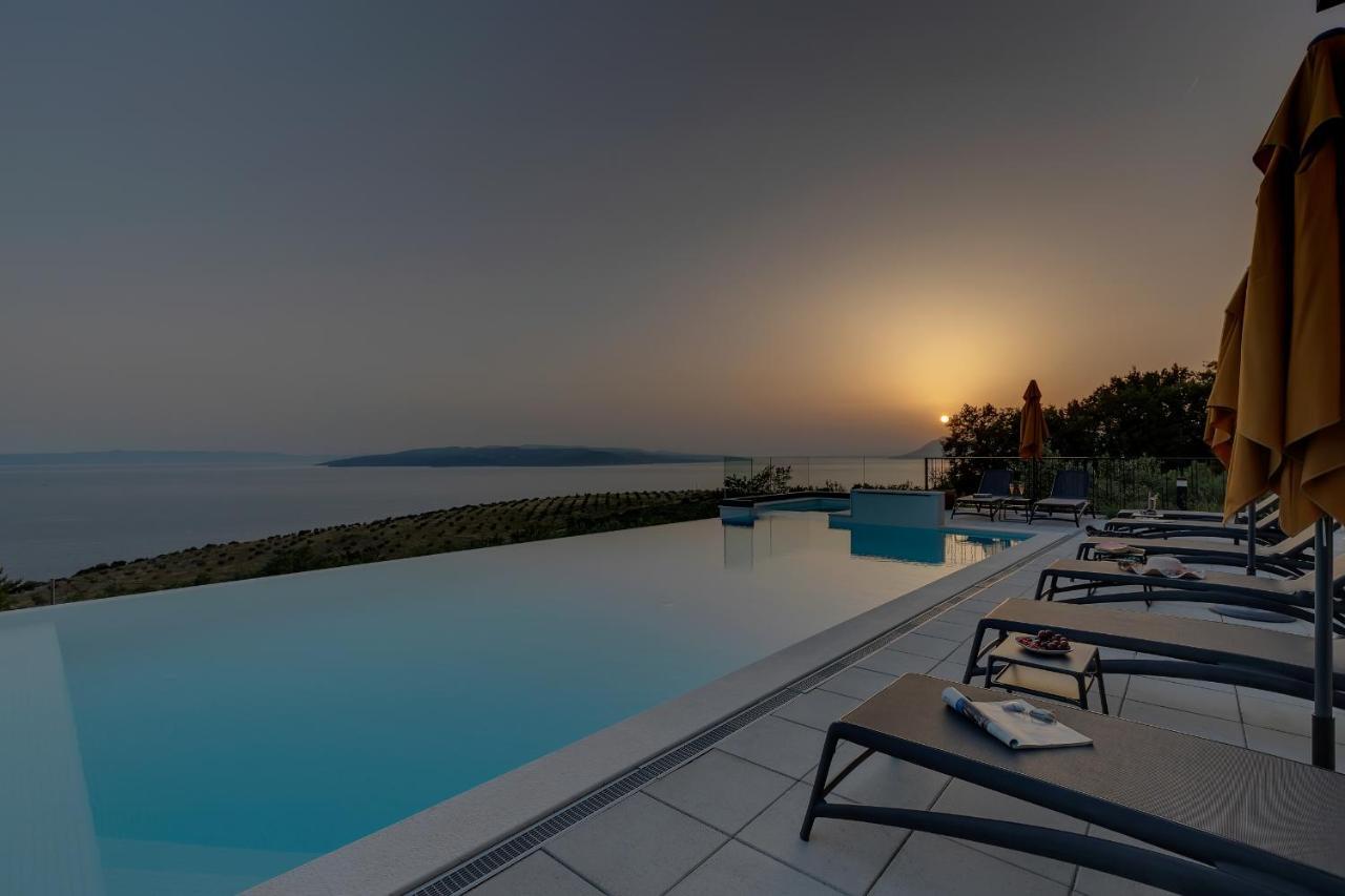 Villa Dinora Макарска Екстериор снимка